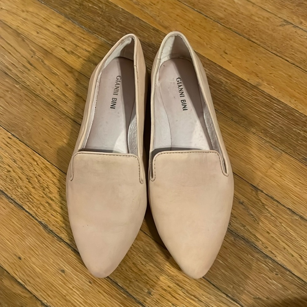 Nude flats